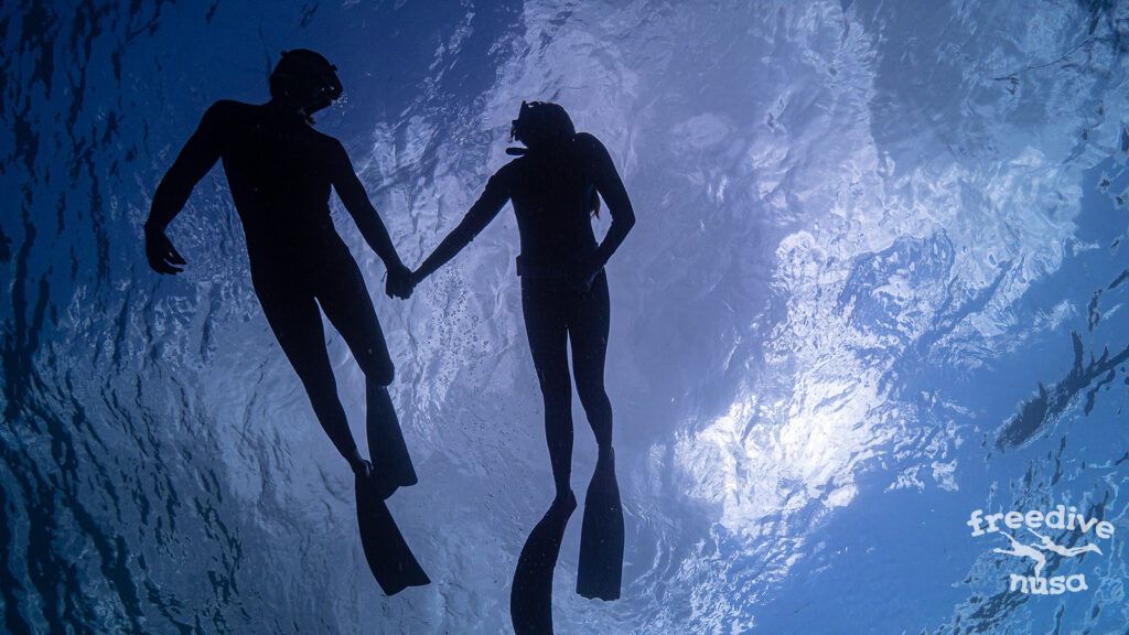 Underwater couple