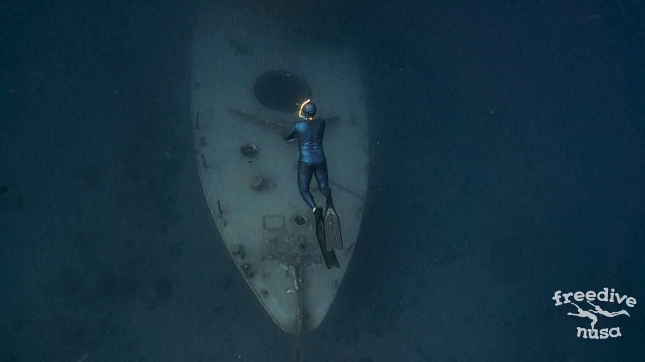 Shipwreck freediving