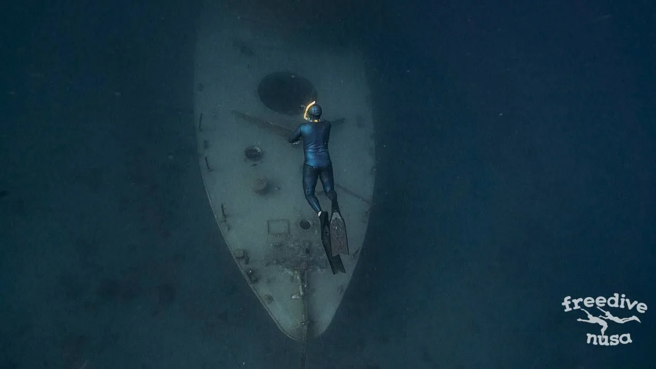 Shipwreck freediving