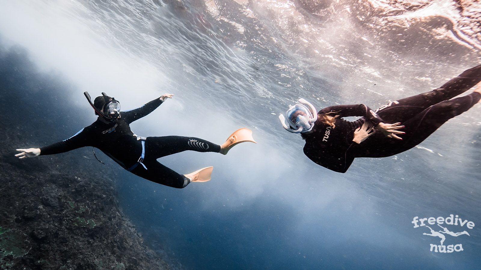 2 ppl wetsuits