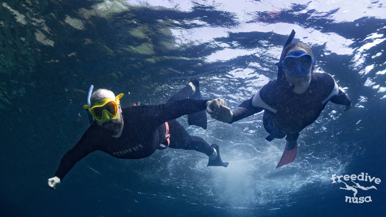 group snorkeling