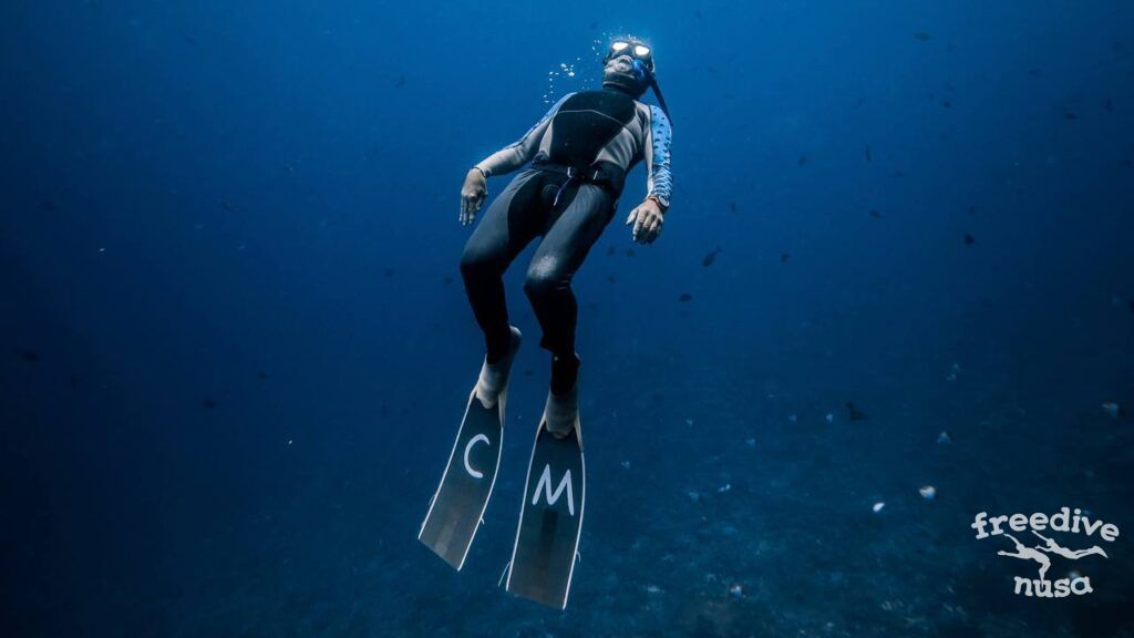 Learning to Dive or Freedive