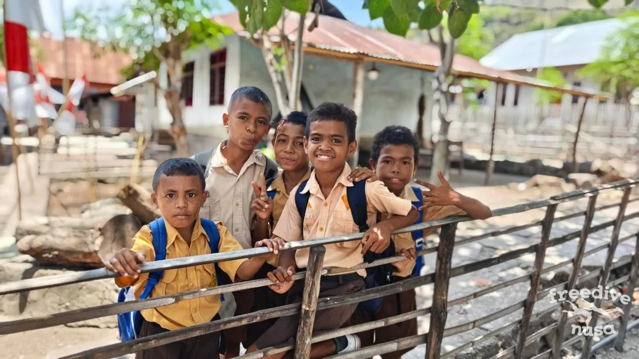 Expedition to Alor kids in Alor